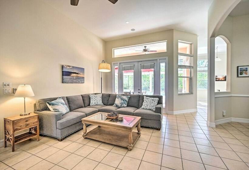 Naples Villa: Backyard Oasis W/ Private Pool!