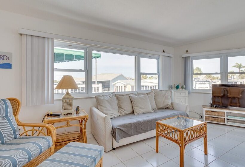 Nettles Island, Jensen Beach Home W/ Patio & Grill