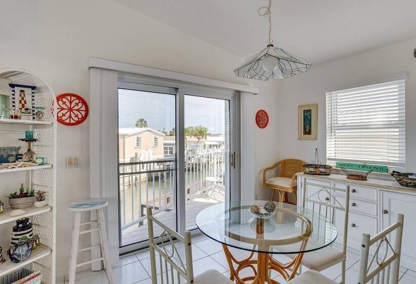 Nettles Island, Jensen Beach Home W/ Patio & Grill