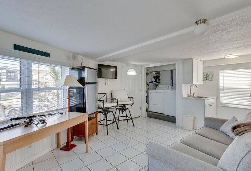 Nettles Island, Jensen Beach Home W/ Patio & Grill