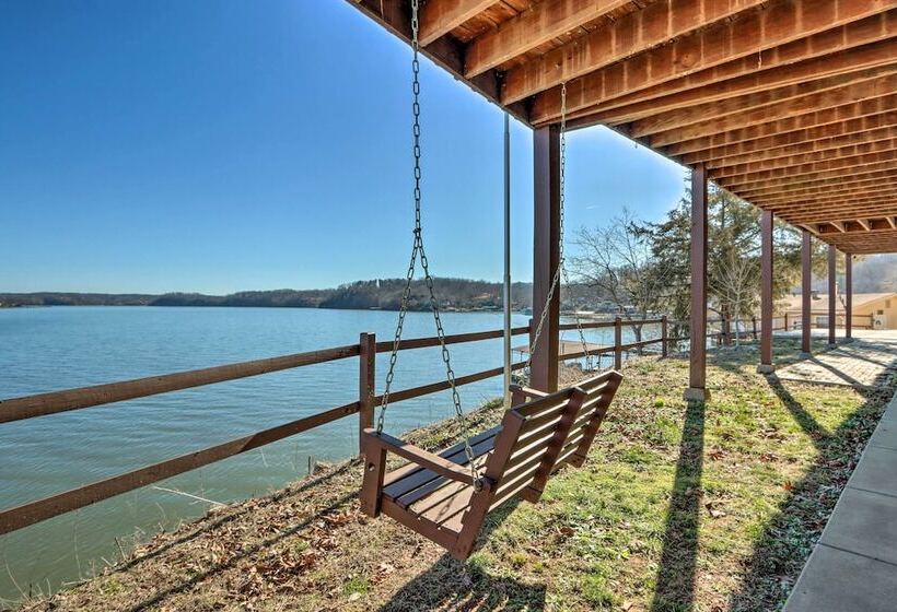 House W/ Deck Overlooking Lake Of The Ozarks!
