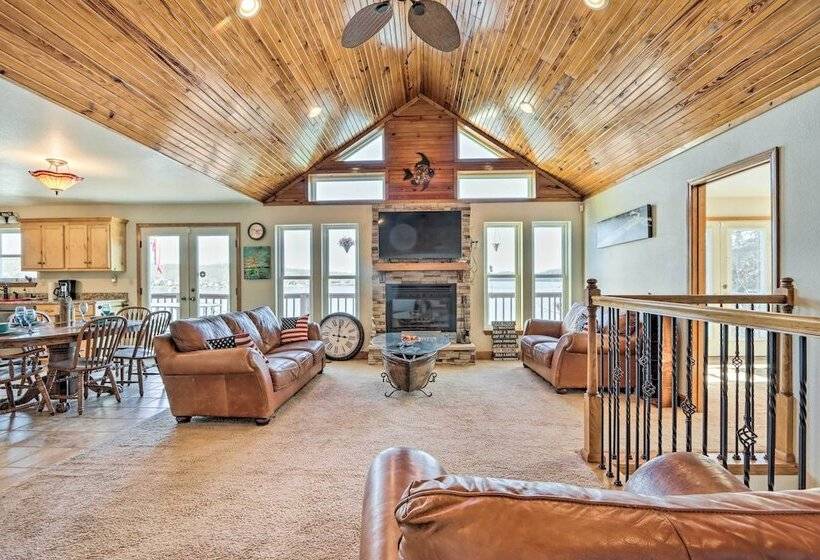 House W/ Deck Overlooking Lake Of The Ozarks!