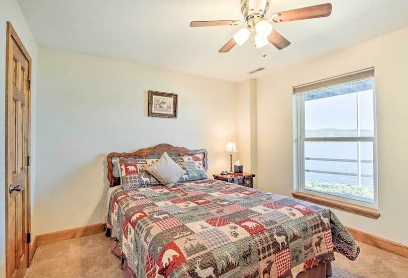 House W/ Deck Overlooking Lake Of The Ozarks!