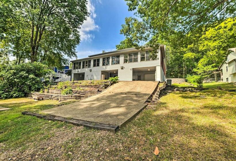 New! Spacious & Modern Retreat On Kentucky Lake