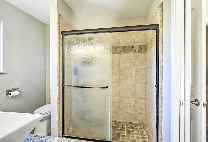 Newly Updated, Dog Friendly Peakview House!