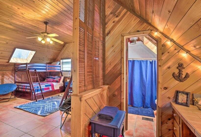 Nini S Love  Cottage W/ Deck + Fishing Pond!