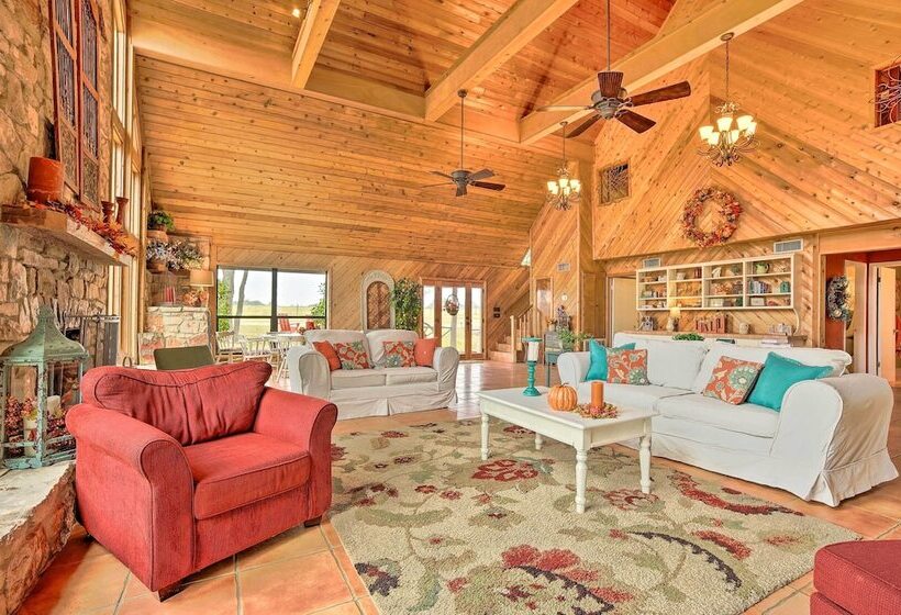 Nini S Love  Cottage W/ Deck + Fishing Pond!