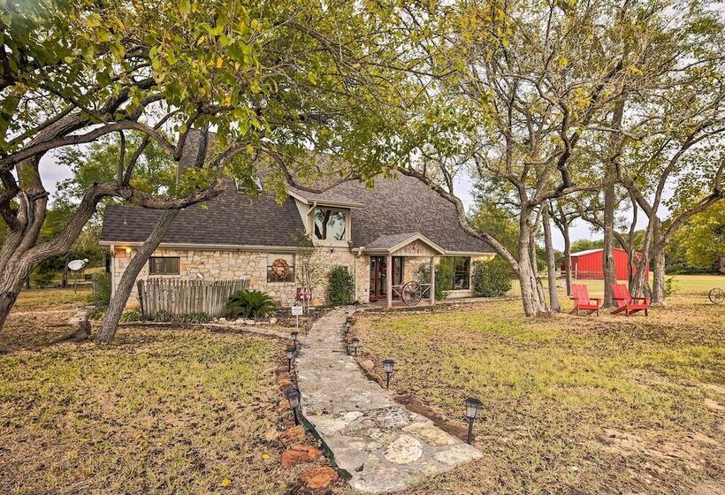 Nini S Love  Cottage W/ Deck + Fishing Pond!