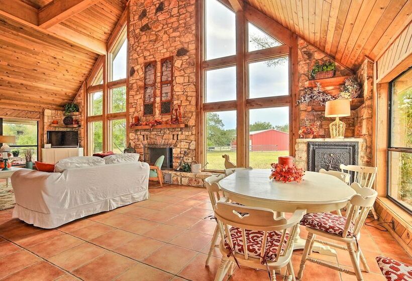 Nini S Love  Cottage W/ Deck + Fishing Pond!