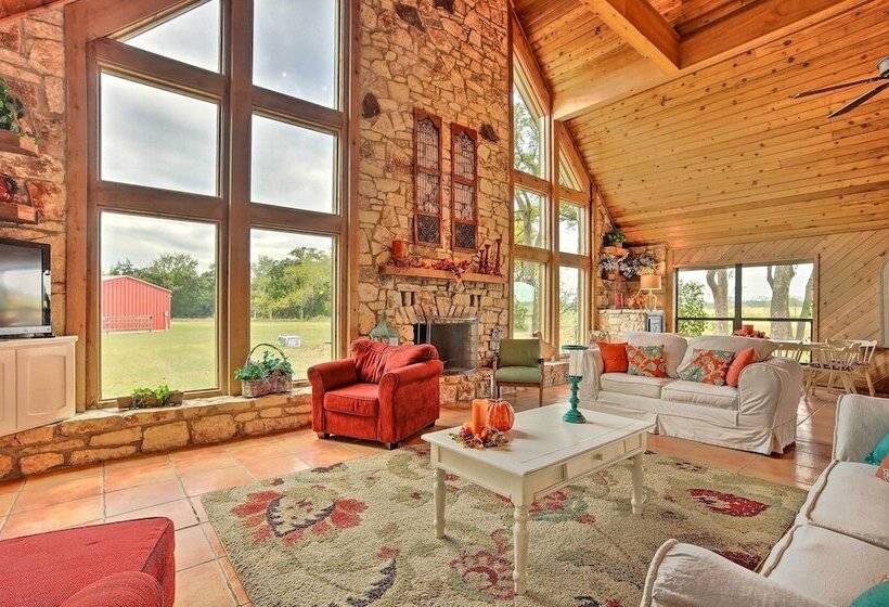 Nini S Love  Cottage W/ Deck + Fishing Pond!