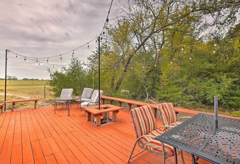 Nini S Love  Cottage W/ Deck + Fishing Pond!