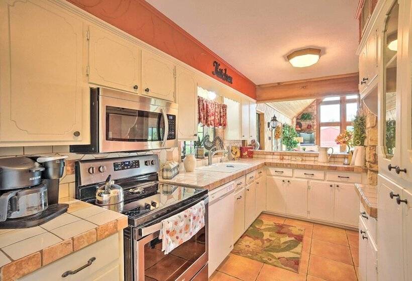 Nini S Love  Cottage W/ Deck + Fishing Pond!