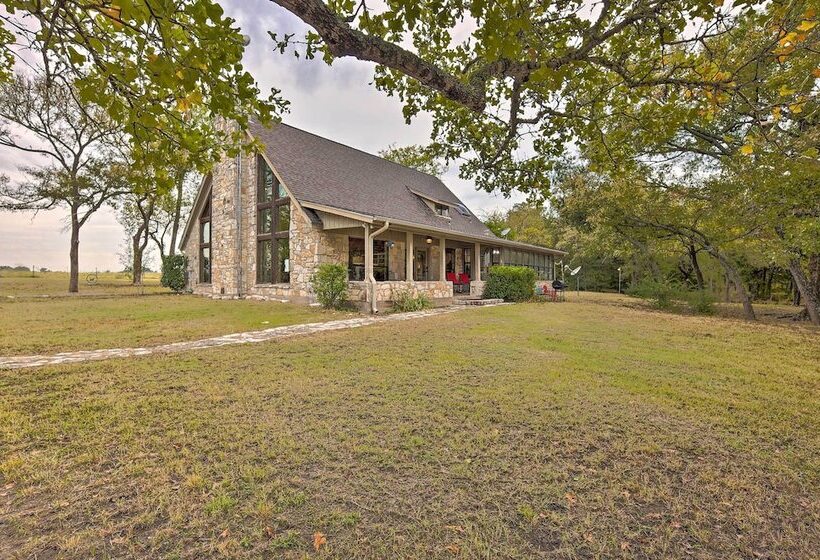 Nini S Love  Cottage W/ Deck + Fishing Pond!