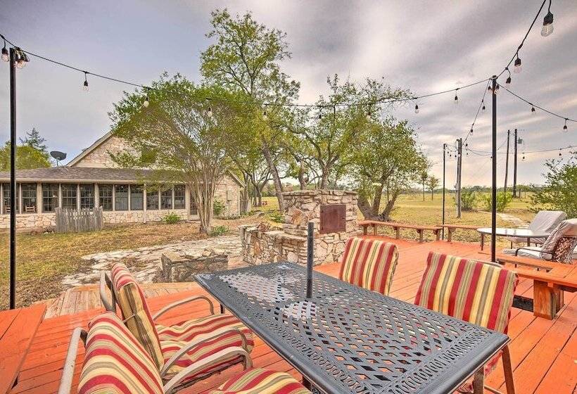 Nini S Love  Cottage W/ Deck + Fishing Pond!