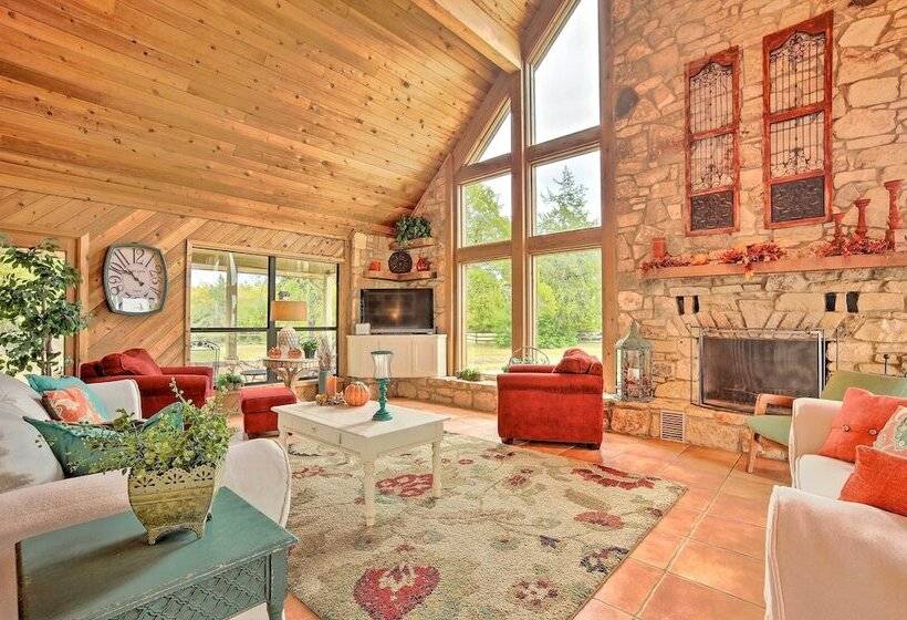 Nini S Love  Cottage W/ Deck + Fishing Pond!