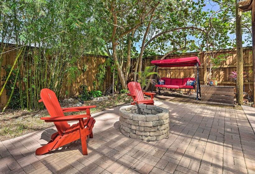 Oasis W/ 2 Stand Alone Casitas & Outdoor Bath