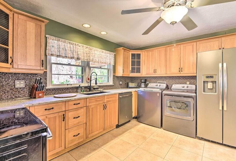 Oasis W/ 2 Stand Alone Casitas & Outdoor Bath