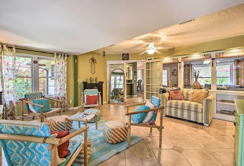 Oasis W/ 2 Stand Alone Casitas & Outdoor Bath