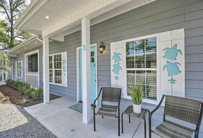 Ocean Isle Beach Home W/ Shared Lanai & Grill