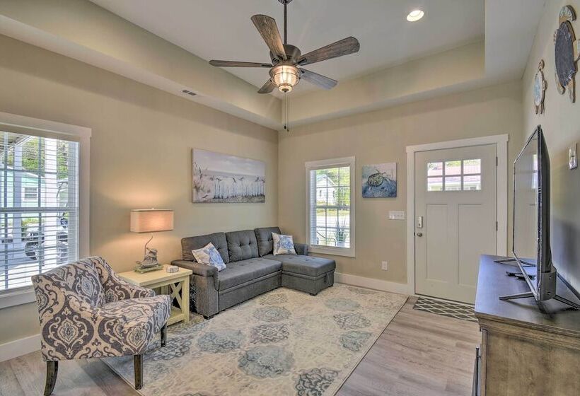 Ocean Isle Beach Home W/ Shared Lanai & Grill