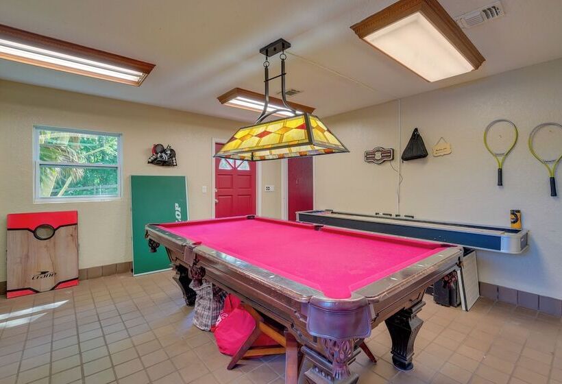 Ocklawaha Lake House W/ Private Hot Tub & Views!