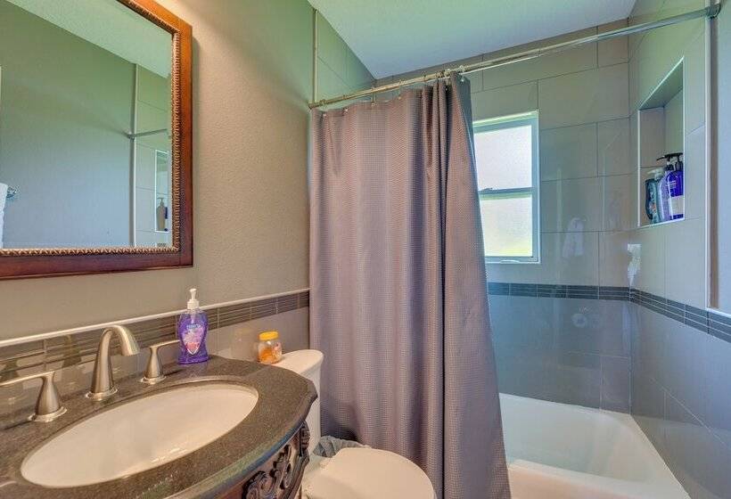 Ocklawaha Lake House W/ Private Hot Tub & Views!