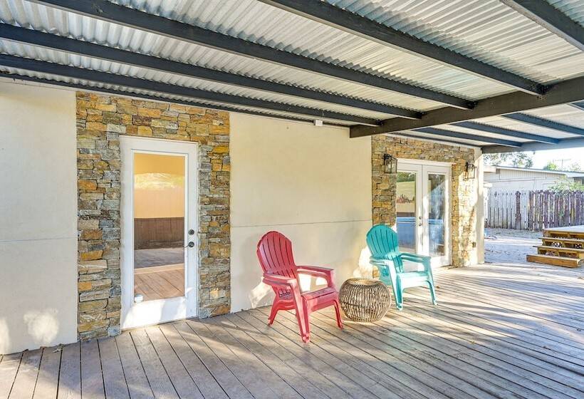 Idyllic Oldsmar Vacation Rental: 1 Mi To Beach!