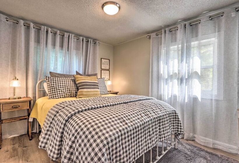 Osage Beach Family Hideaway On No Wake Cove!