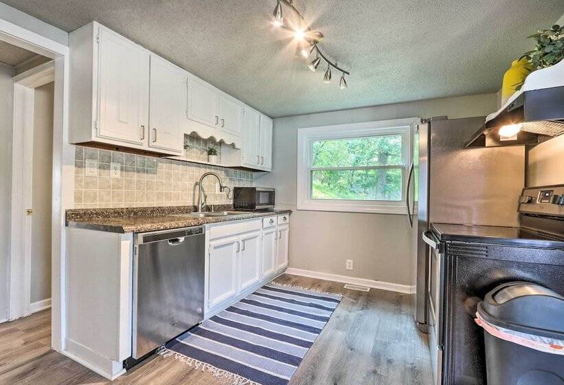 Osage Beach Family Hideaway On No Wake Cove!