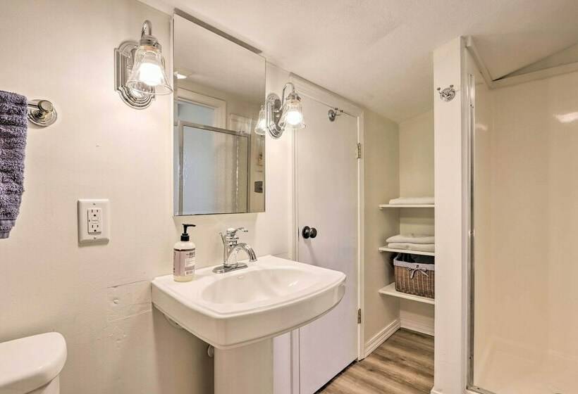 Osage Beach Lakehouse: Dock Access & Fire Pit