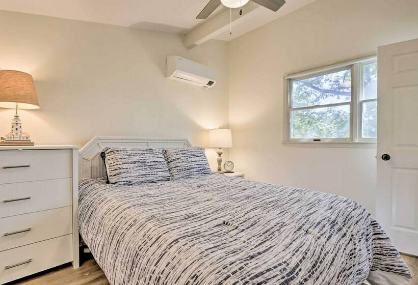 Osage Beach Lakehouse: Dock Access & Fire Pit