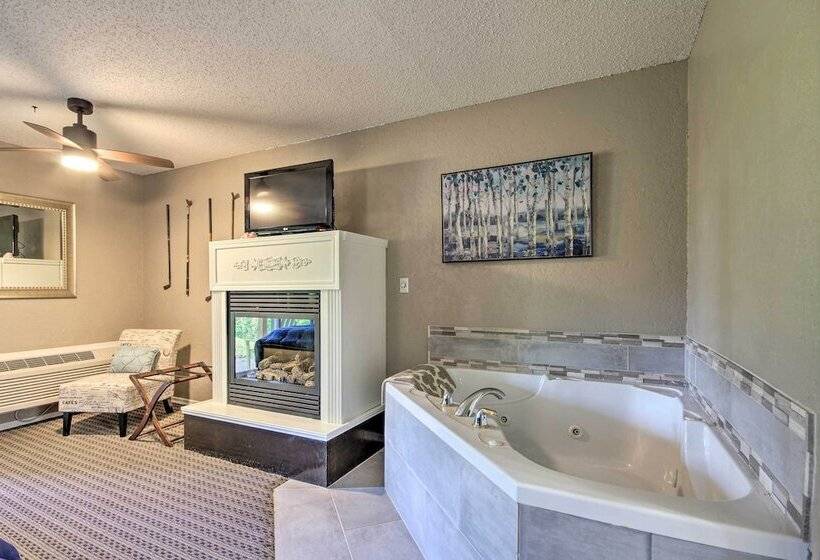 Deck + Fire Pit: Margaritaville Resort Home!