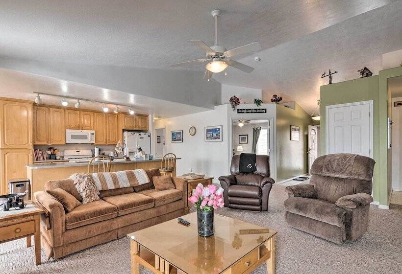 Outdoorsy Utah Paradise W/ Mountain Views!