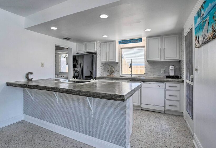 Palm City Canalfront Home W/ Boat Dock & Fire Pit!