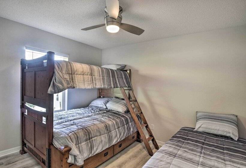 Palm Coast Retreat W/ Lanai < 8 Mi To Beach!