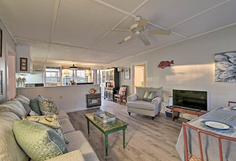 Pawleys Island House,   Steps To Beach & Creek!