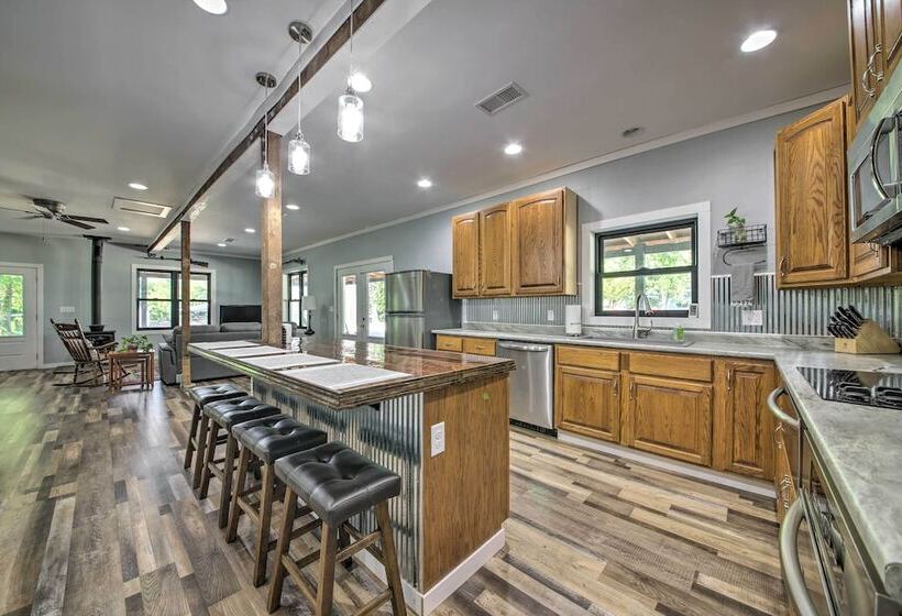 Peaceful Guest Home W/ Patio On 152 Acre Farm