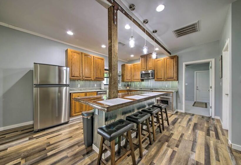 Peaceful Guest Home W/ Patio On 152 Acre Farm