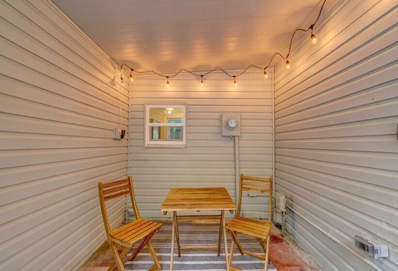 Peaceful Lady Lake Home W/ Screened In Porch!