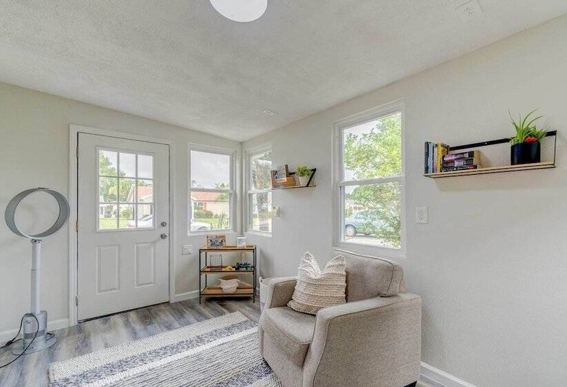 Peaceful Lady Lake Home W/ Screened In Porch!