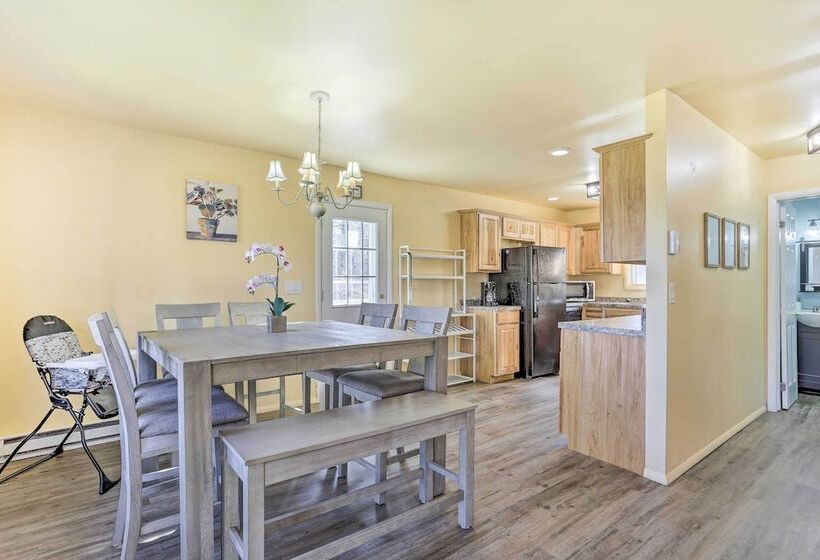 Fire Pit, Community Lakes: Serene Poconos Getaway!