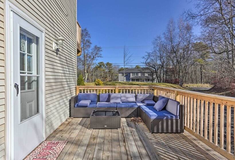 Fire Pit, Community Lakes: Serene Poconos Getaway!