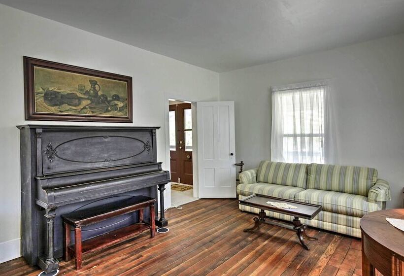 Peaceful Pomona Park Home: 1 Mi To Lake Broward!