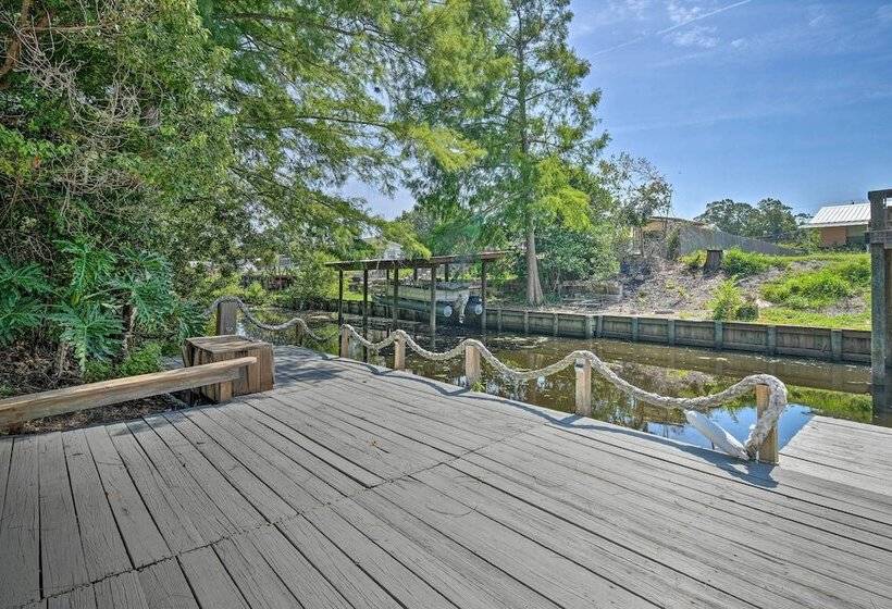Peaceful Satsuma Escape W/ Dunns Creek Access