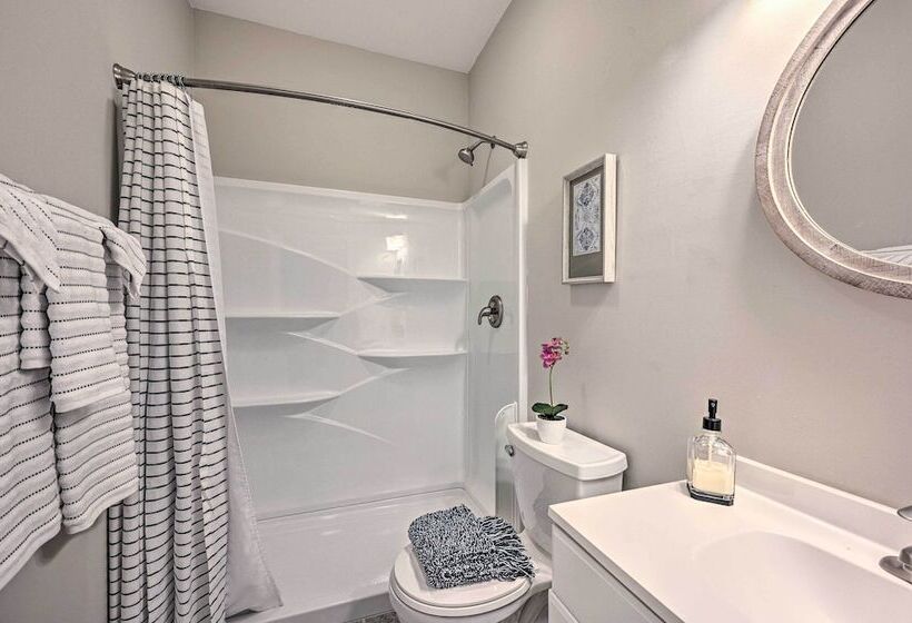 Pet Friendly Central Cottage: 2 Miles To Clemson!