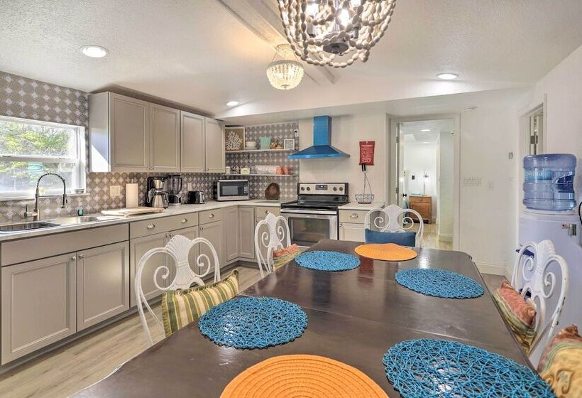 Pet Friendly Home W/ Deck   6 Mi To Cocoa Village!