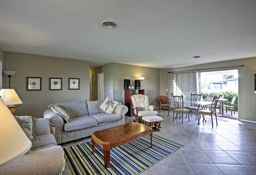 Pet Friendly Daytona Beach Home, Walk To The Ocean