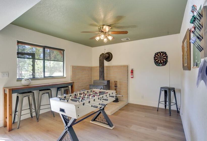 Pet Friendly Escape W/ Game Room & Fire Pit!