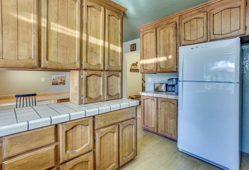 Pet Friendly Escape W/ Game Room & Fire Pit!