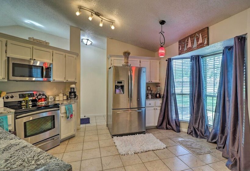 Pet Friendly Amelia Island Home ~ 1 Mi To Beach!